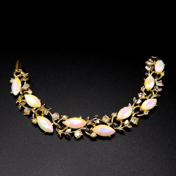 Vintage 1960s Signed White Fire Polished Rhinestone Bracelet - Picture 6 of 10